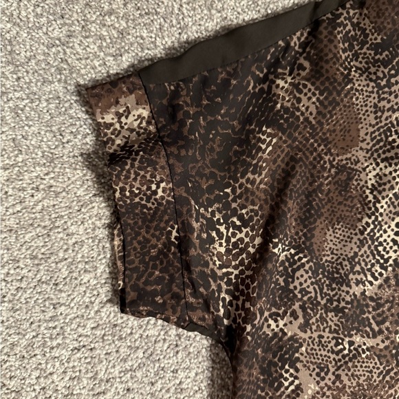 Danier snake print tee - Picture 3 of 6